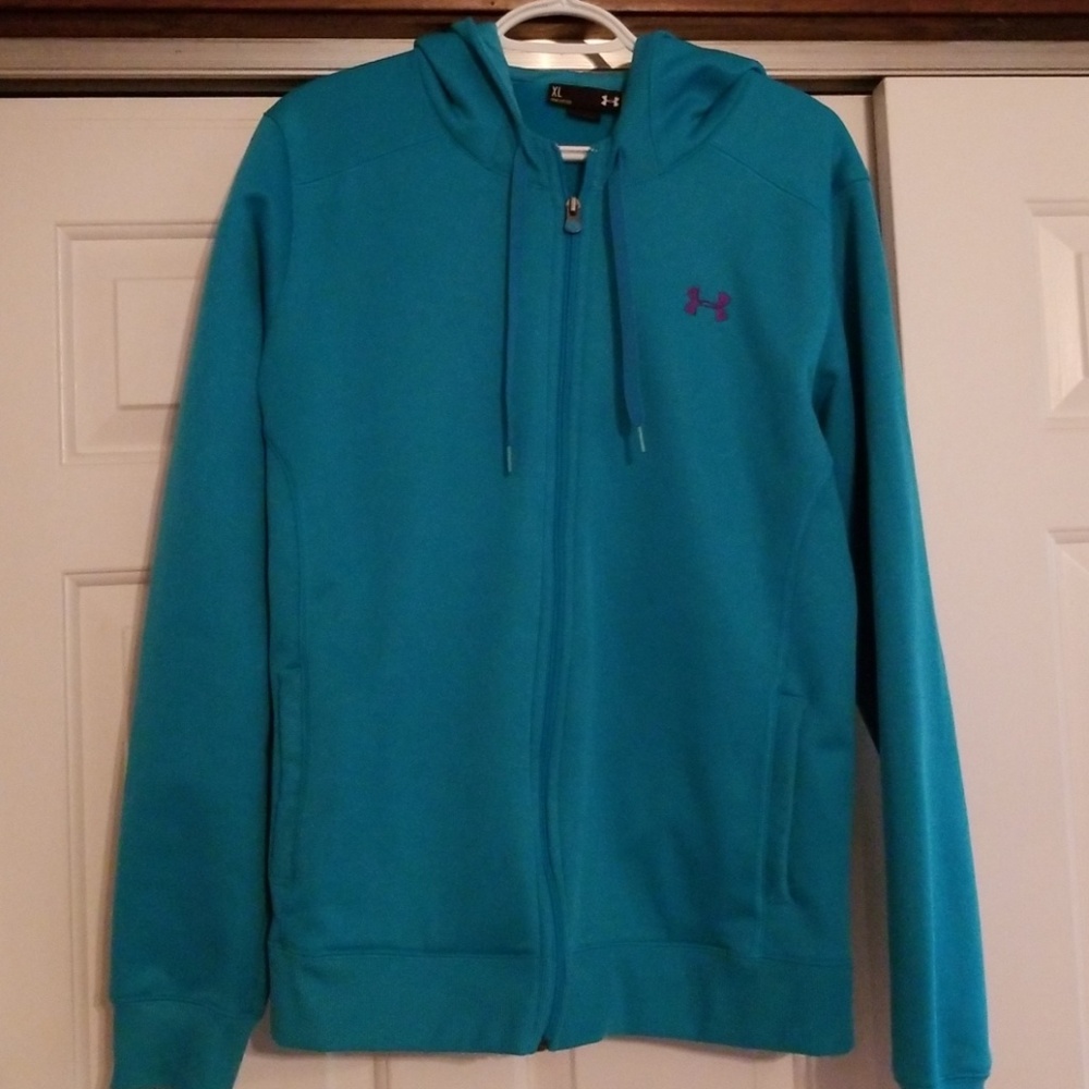 Ladies XL Under Armour sweatshirt
